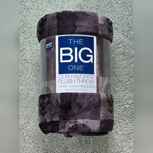 Skull Checkered Plush Soft Oversized Throw